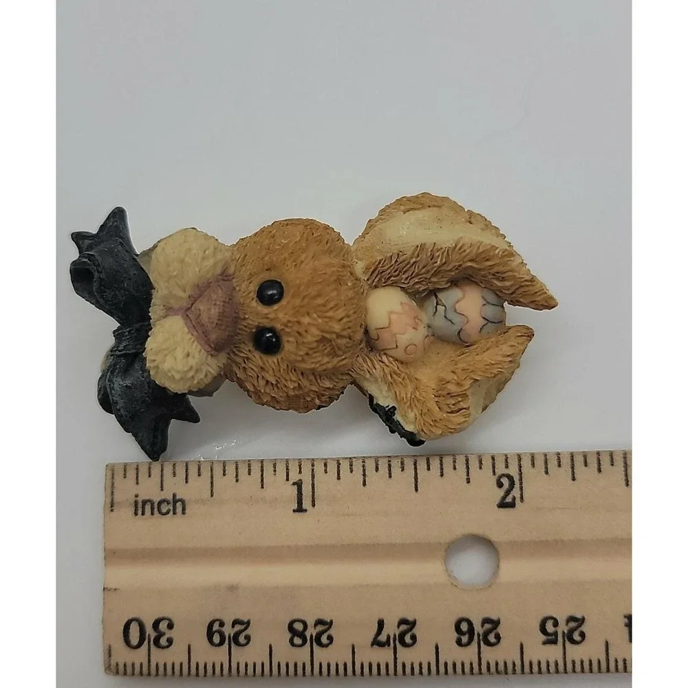 Boyds Bears Too-Loose Folkware Bunny‎ Rabbit w/ Easter Eggs Lapel Pin Brooch